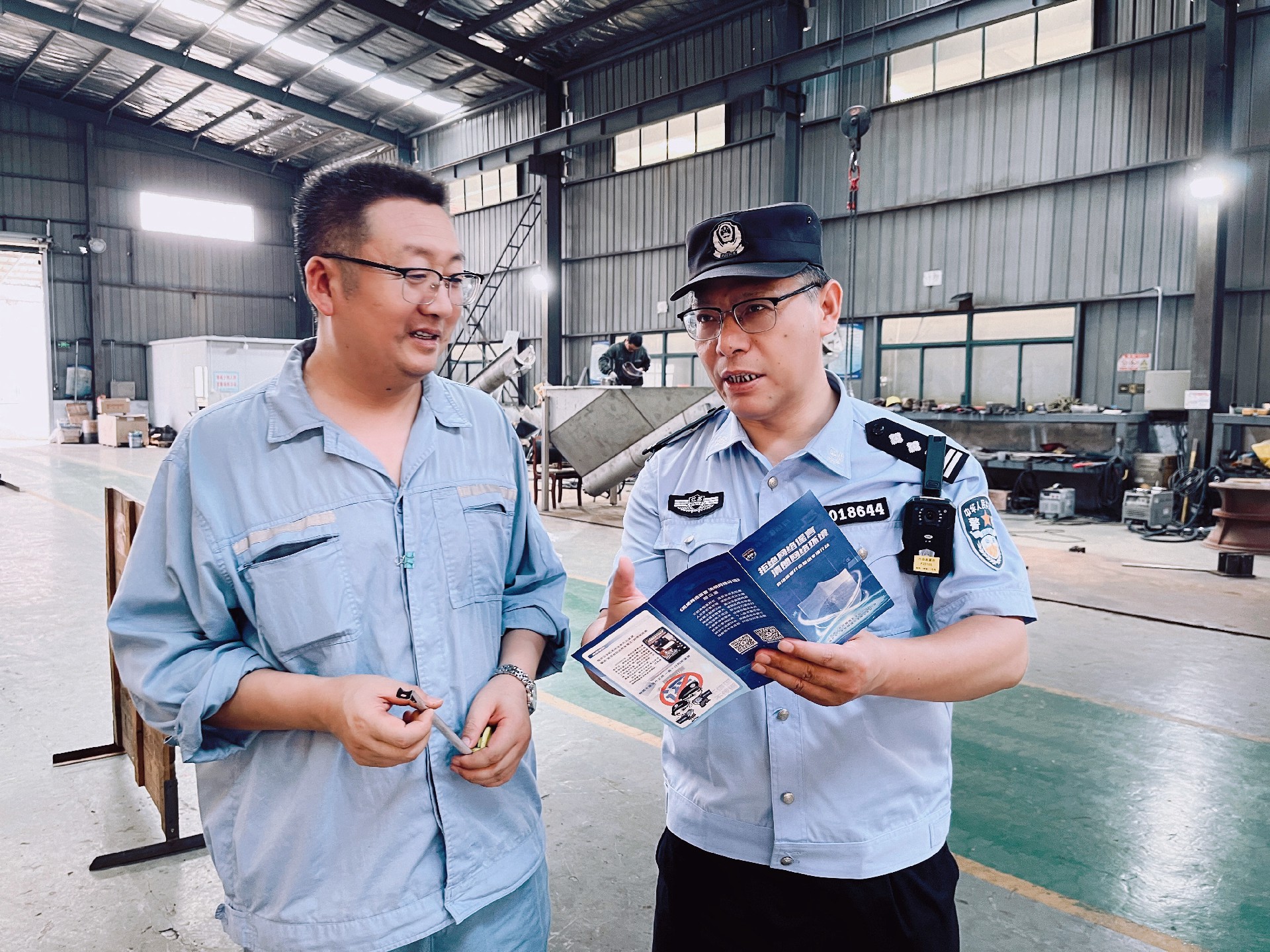 六合分局新篁派出所開展打擊整治網絡謠言“進企業”宣傳活動